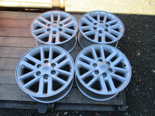 Toyota Hilux SR5 Genuine Set 4 Alloy Wheels 17x7.5 With Center Caps Used Part VGC
