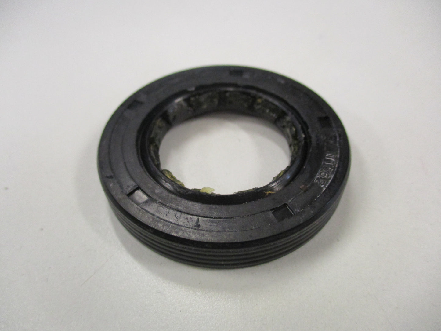 Land Rover Genuine Gearbox Input Seal New
