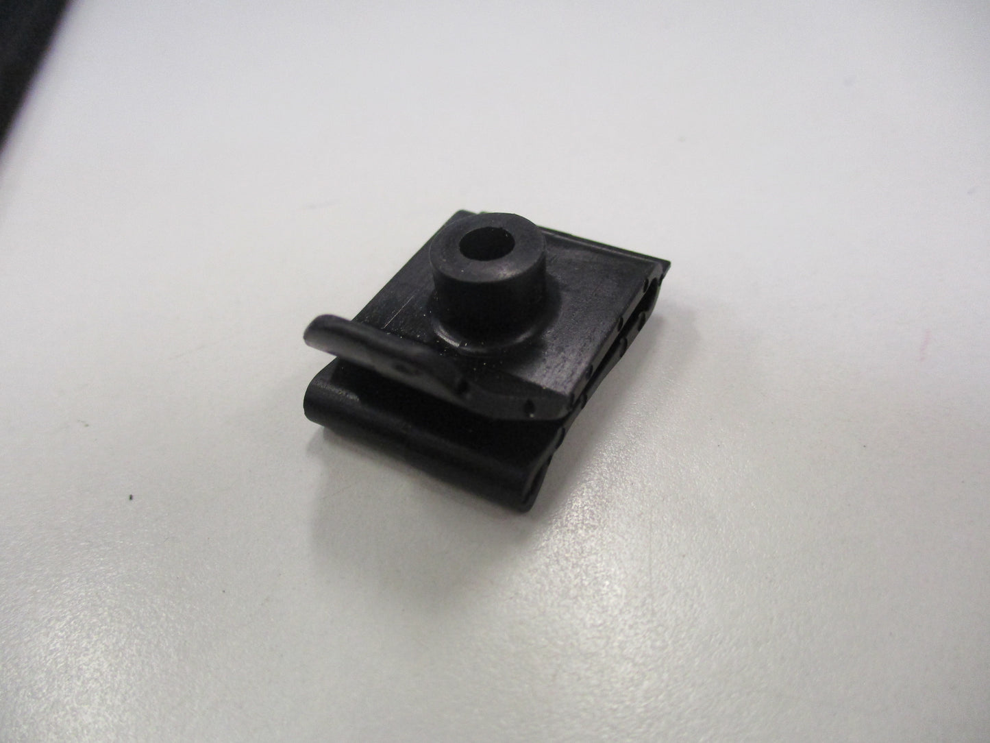 Toyota/GM Genuine Front Fender Liner Retainer Clip New