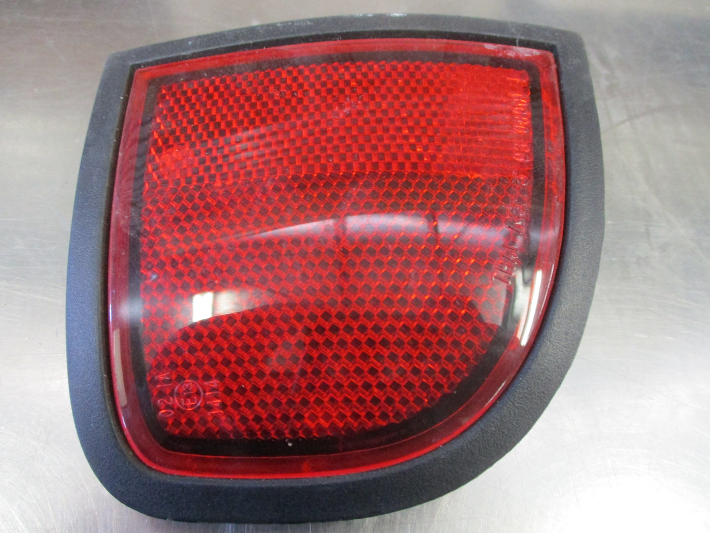 Mitsubishi Triton Genuine Rear Reflector Pair New Part