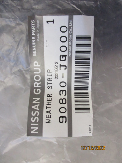 Nissan T31 X-Trail Genuine Rear Door Weatherstrip New Part