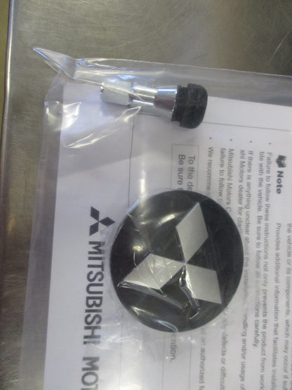 Mitsubishi Triton Genuine Diamond Cut Alloy Wheel-Center Cap New Part