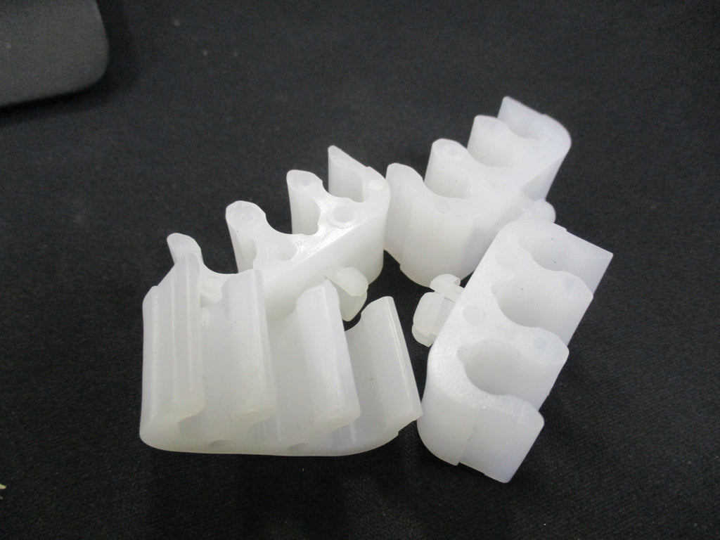 Nissan Genuine Fuel Line Insulator Clip New Half Price Parts Car