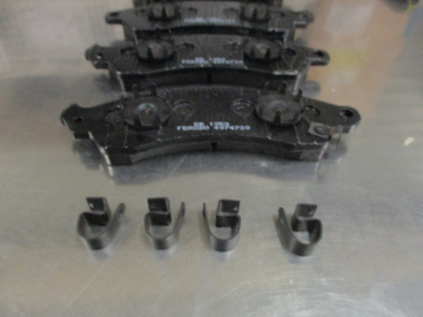 Ferodo Front Brake Pad Set Suits HSV VN-VT Commodore/Ford AU Falcon New Part