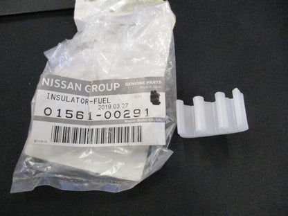 Nissan Genuine Fuel Line Insulator Clip New