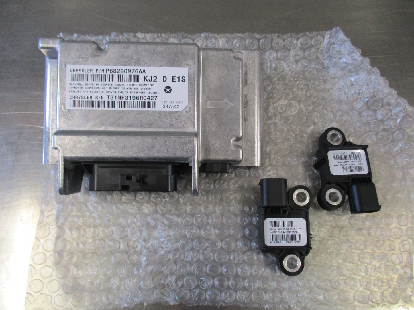Jeep KJ Liberty Genuine Occupant Restraint Module With Sensors New Part