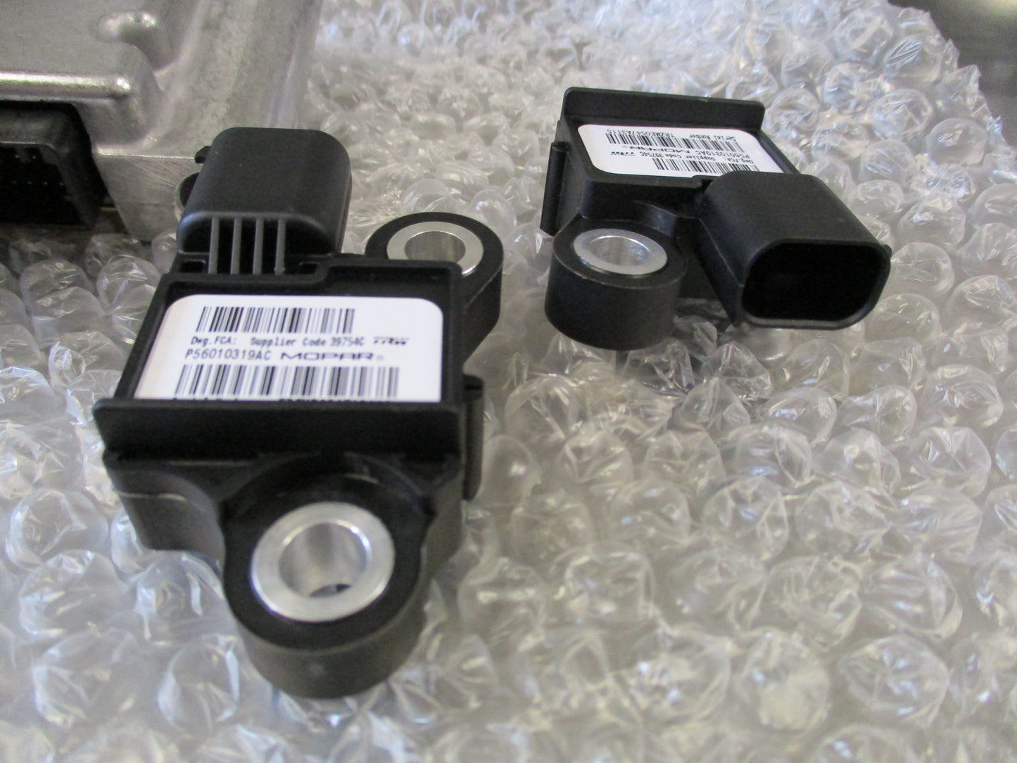 Jeep KJ Liberty Genuine Occupant Restraint Module With Sensors New Part