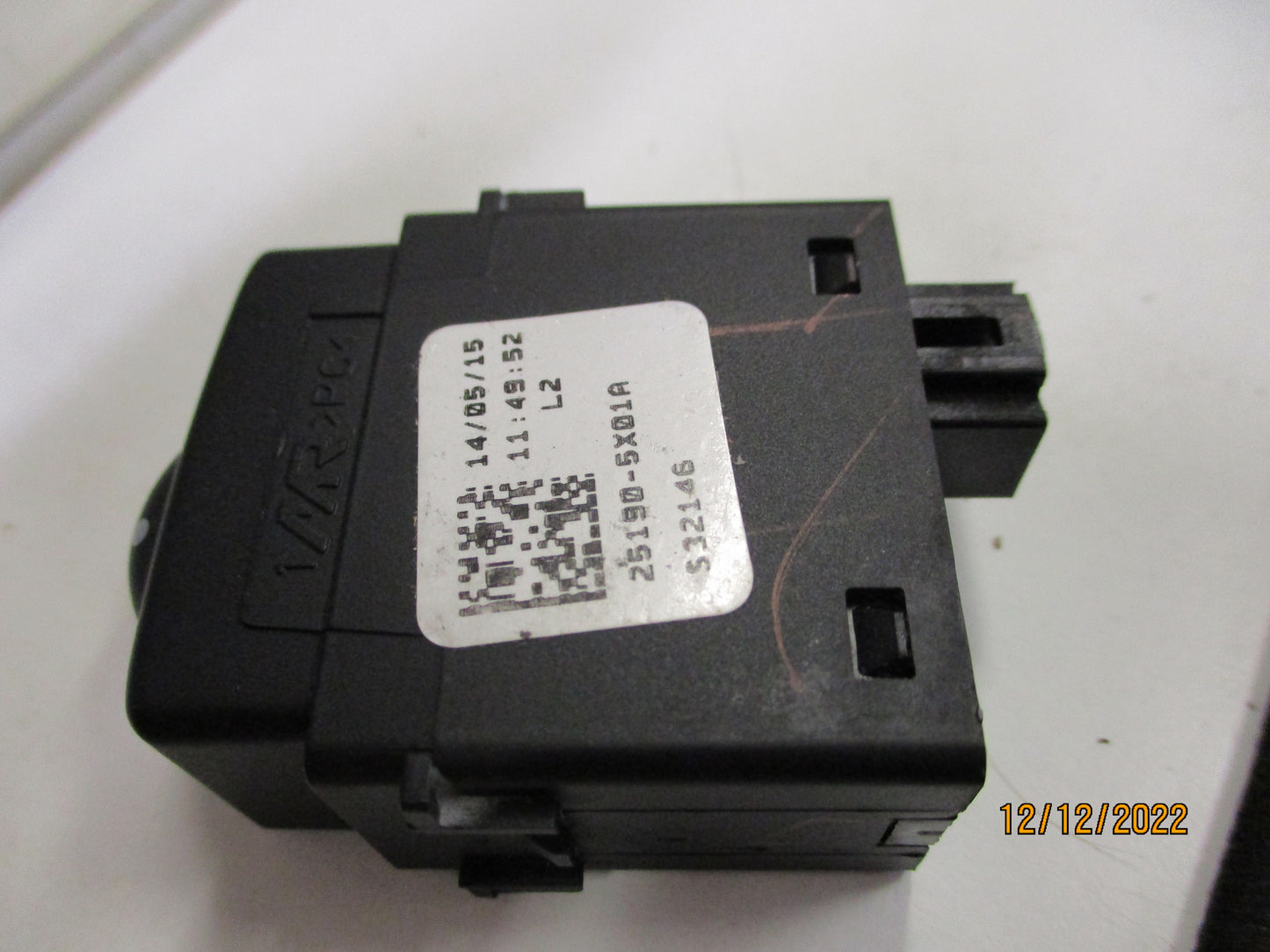 Nissan Navara D40M/R51 Pathfinder Genuine Headlight Adjuster Switch New Part