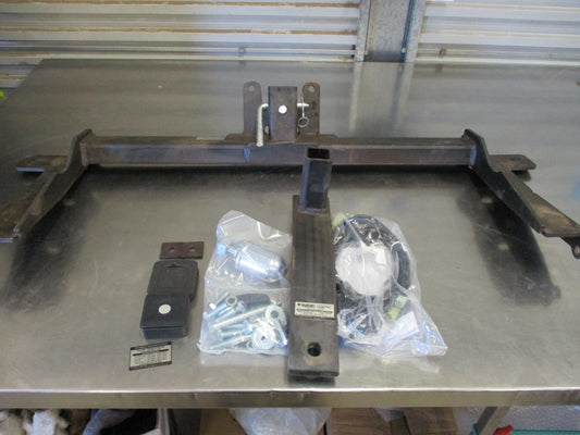 Suzuki Grand Vitara 5 Door Genuine Tow Bar Complete With Fitting Kit And Wiring oom New Part