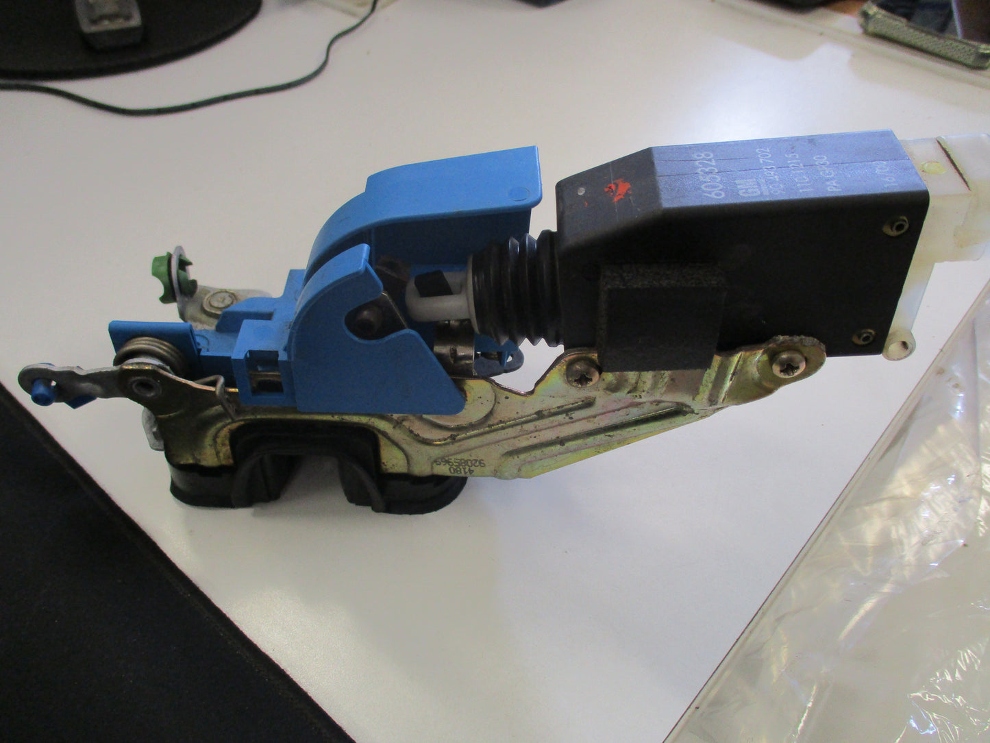 Holden Commodore VT VX VY VZ Genuine LHF Door Lock And Actuator New