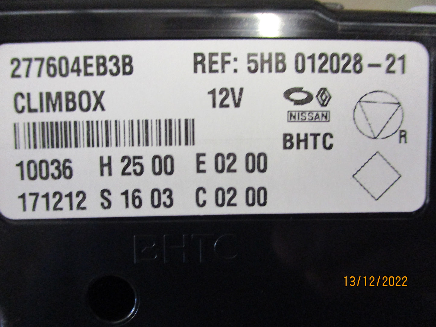 Nissan X-Trail T32 Genuine Amplifier Control New Part