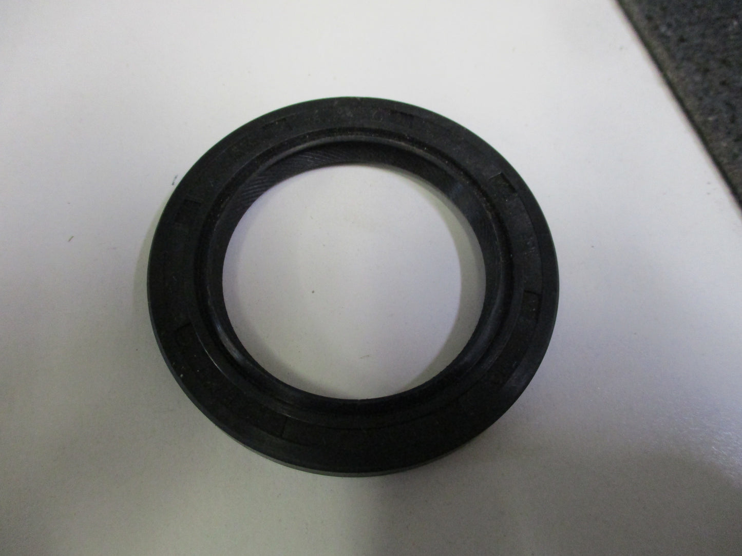 Oil Seal 42-60-7 TB For Box Trailer/ Car Trailer or Caravan