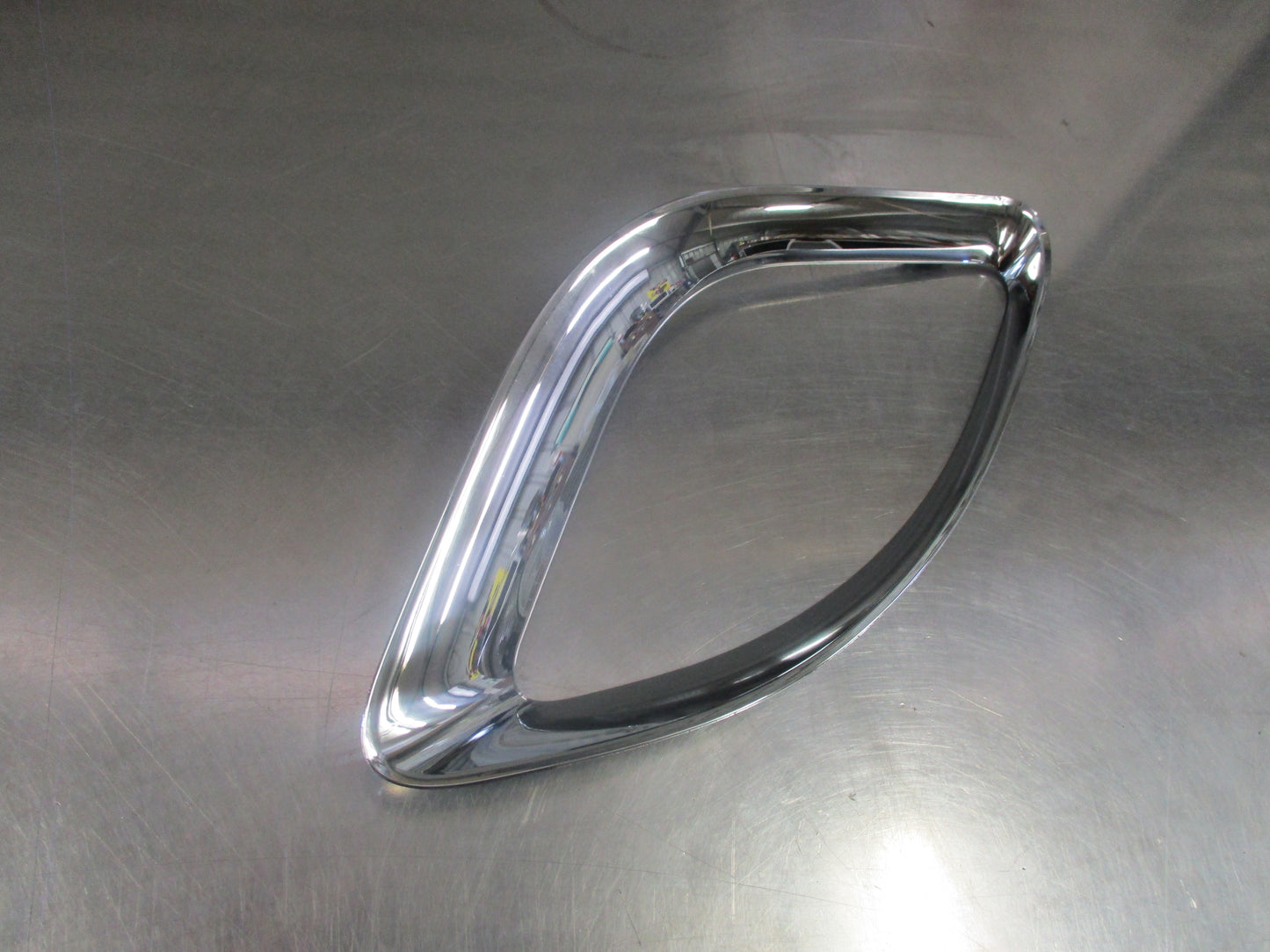 Jeep Grand Cherokee Genuine Right Hand Lower Grille Surround New Part