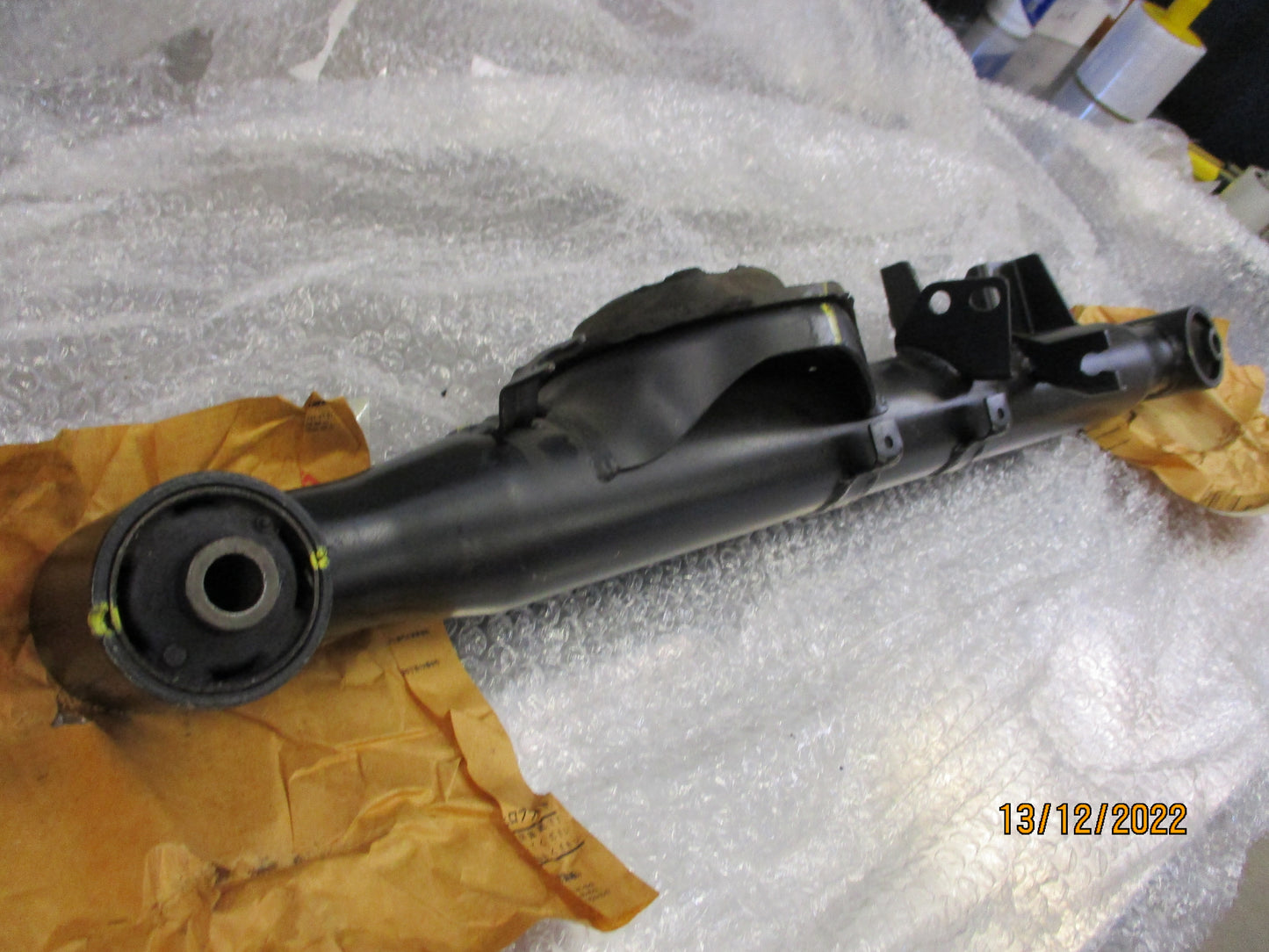 Nissan D22T Navara Genuine Lower Link Assembly New Part