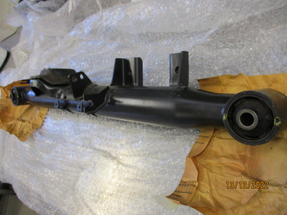 Nissan D22T Navara Genuine Lower Link Assembly New Part