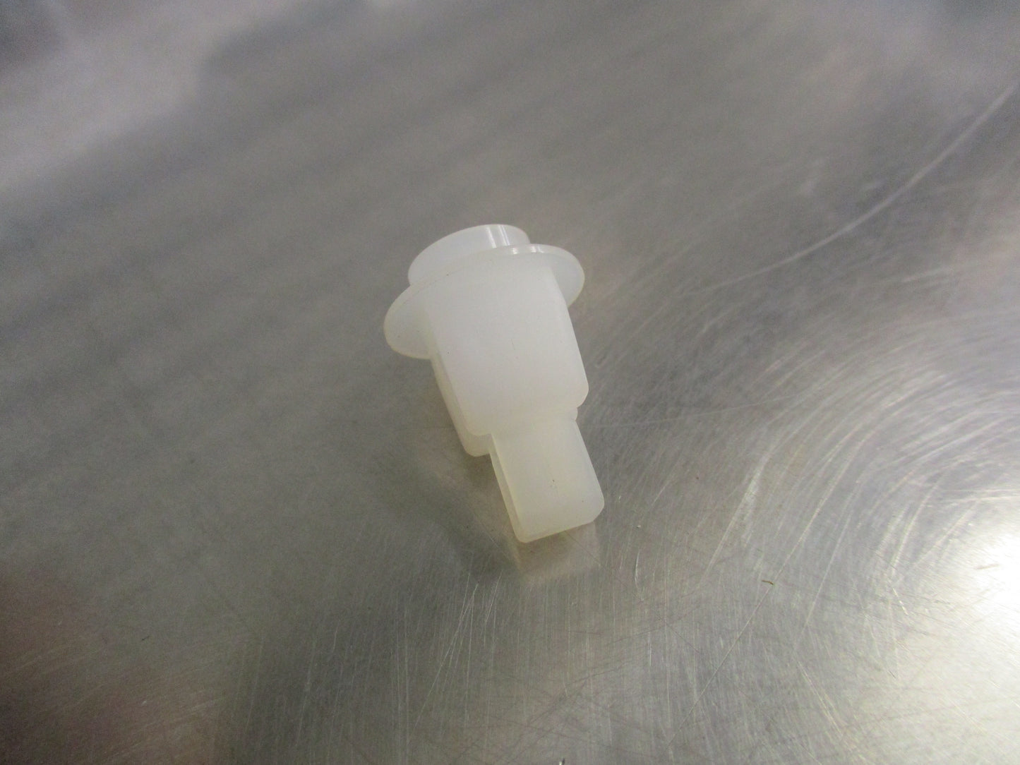 Nissan Various Models Genuine Bumper Screw Retainer New Part
