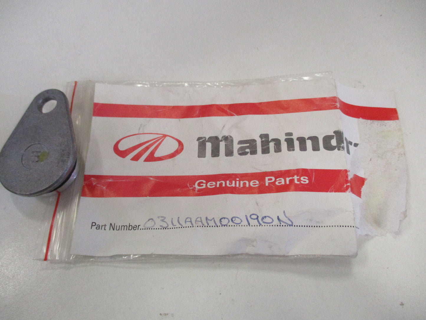 Mahindra Assembly Plug Cam Cover Rear New