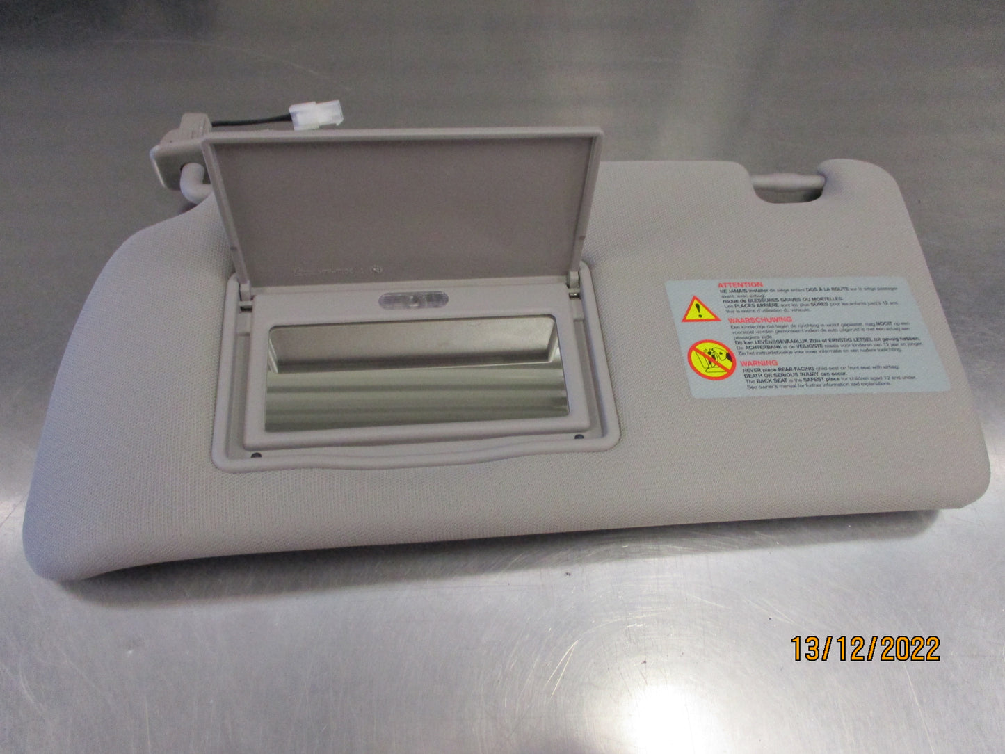 Nissan R51 Genuine Passenger Front Sun Visor Light Mirror New Part