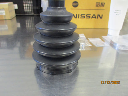 Nissan Maxima L33T Genuine Front Drive Shaft Boot Kit Outer New Part