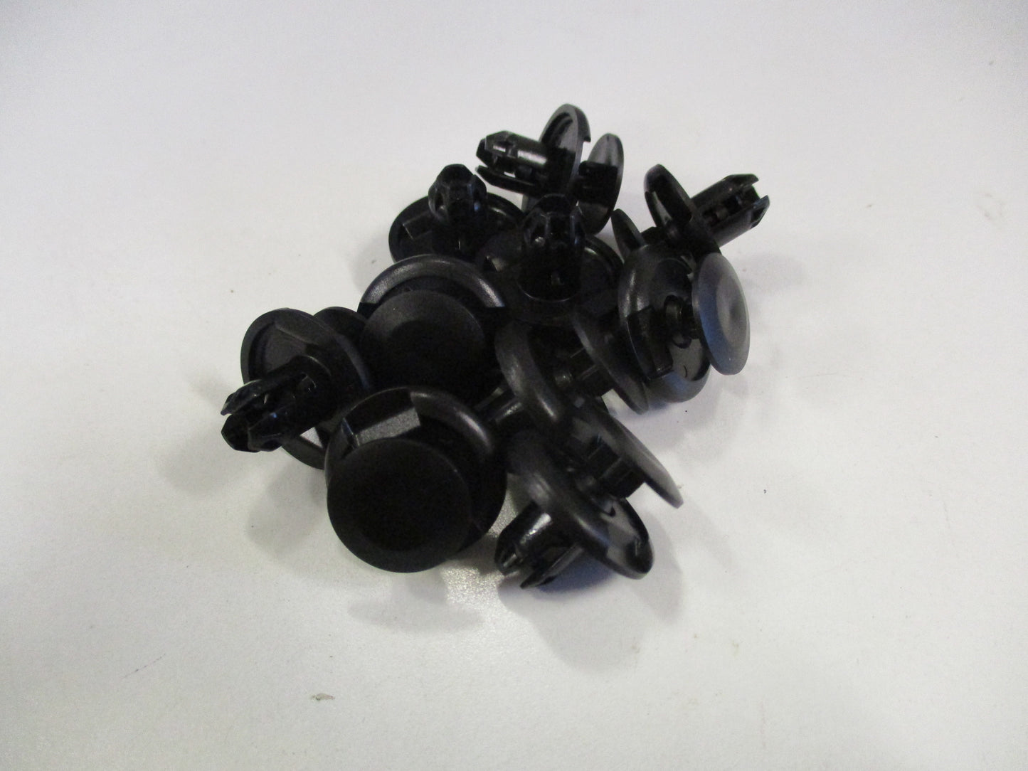 Mitsubishi Genuine Splash Guard Clip New