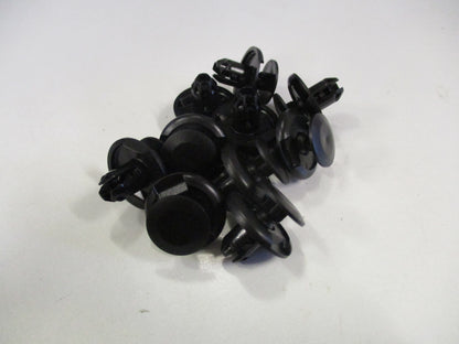 Mitsubishi Genuine Splash Guard Clip New
