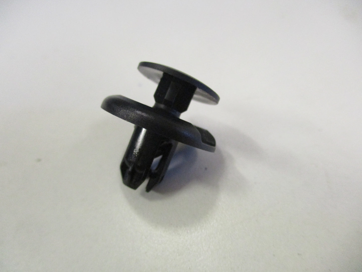 Mitsubishi Genuine Splash Guard Clip New