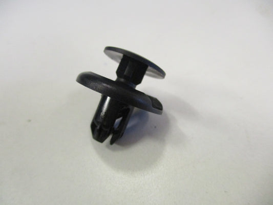Mitsubishi Genuine Splash Guard Clip New