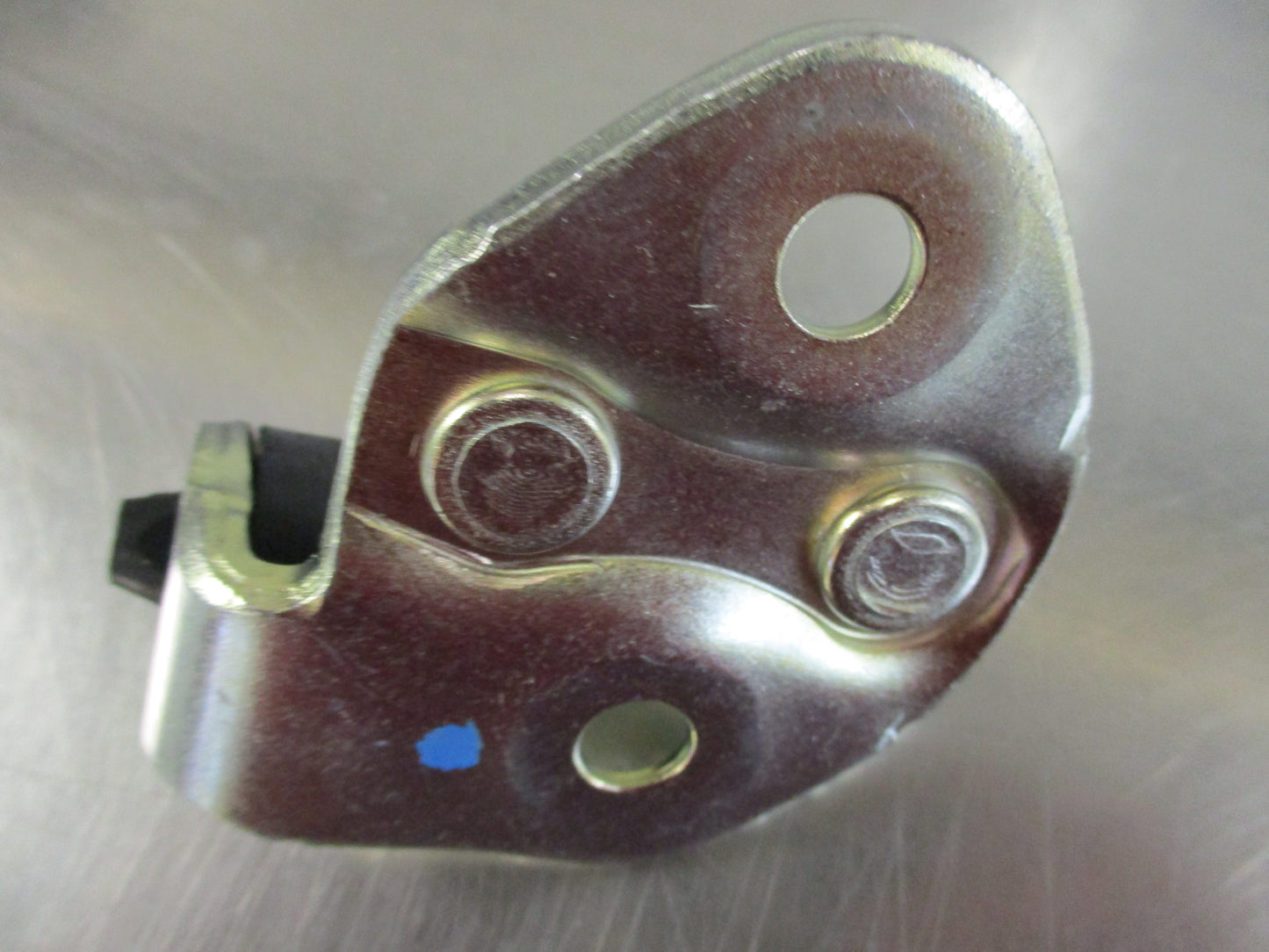 Mitsubishi Triton Dual Cab Genuine Right Hand Rear Door Striker New Part