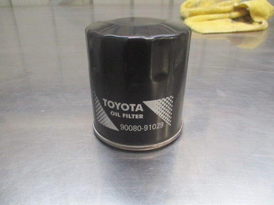 Toyota Corolla-Holden Nova LE-LF Genuine Engine Oil Filter New Part