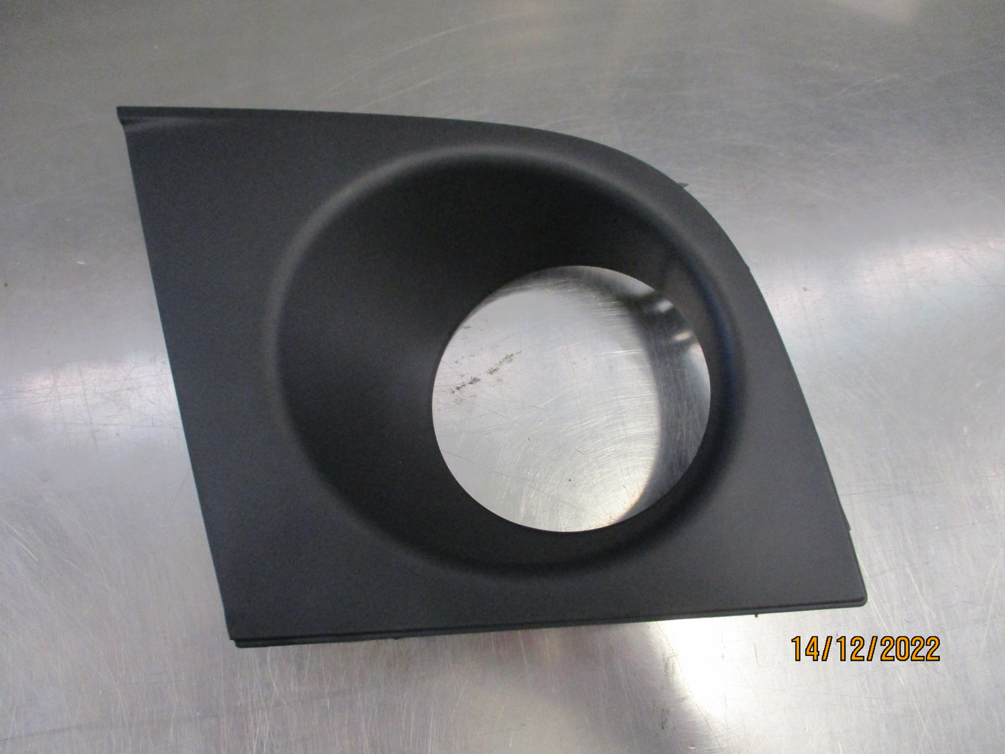 Nissan Tiida SC11 Genuine Left Hand Front Fog Light Bezel New Part