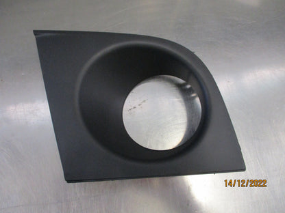 Nissan Tiida SC11 Genuine Left Hand Front Fog Light Bezel New Part