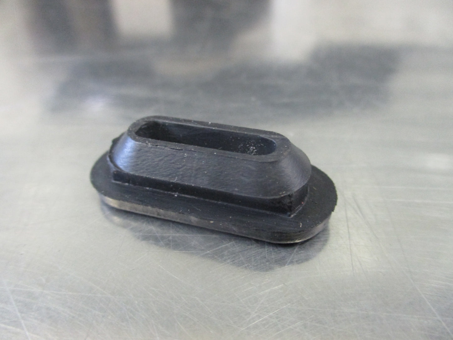 Holden Jackaroo Genuine Brake Shoe Adjuster Grommet New Part