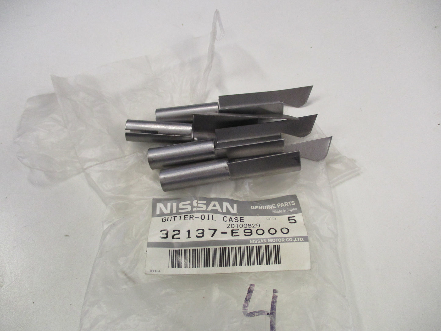 Nissan Genuine Transmission Oil Gutter New