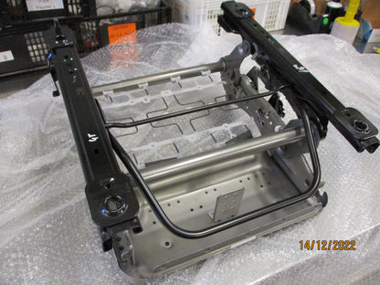 Nissan F15E Juke Genuine Drivers Front Seat Base New Part