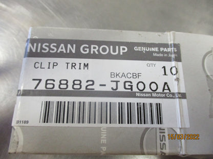 Nissan Juke Genuine Wheel Arch Moulding/Flare Retainer Clip New Part