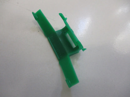 Mitsubishi Triton Genuine Drip Moulding Clip New Part
