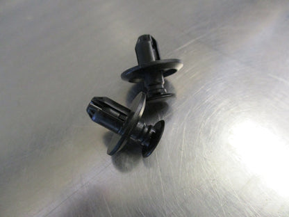 Mitsubishi Various Models Genuine Moulding Clip 2 Pack New Part