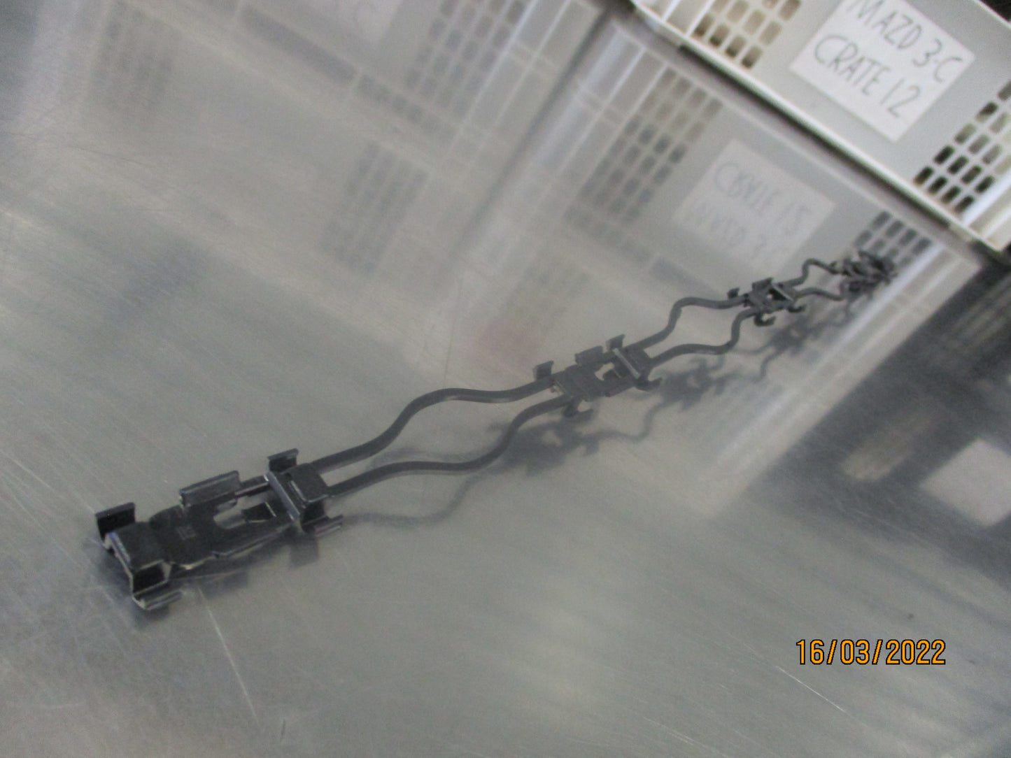 Holden Astra G Sedan Genuine Rear Boot Lid Moulding Retainer Strip New Part