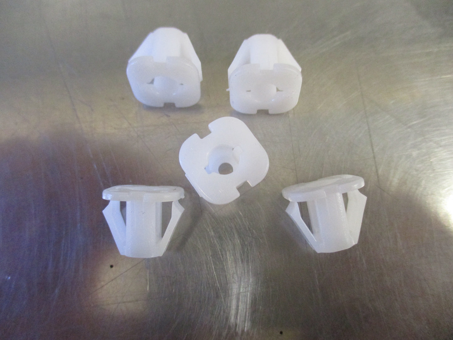 Holden Captiva Sport Genuine Moulding Clip 5 Pack New Part