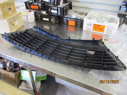 Toyota Camry Altise Sedan Hybrid Genuine Front Grille New Part