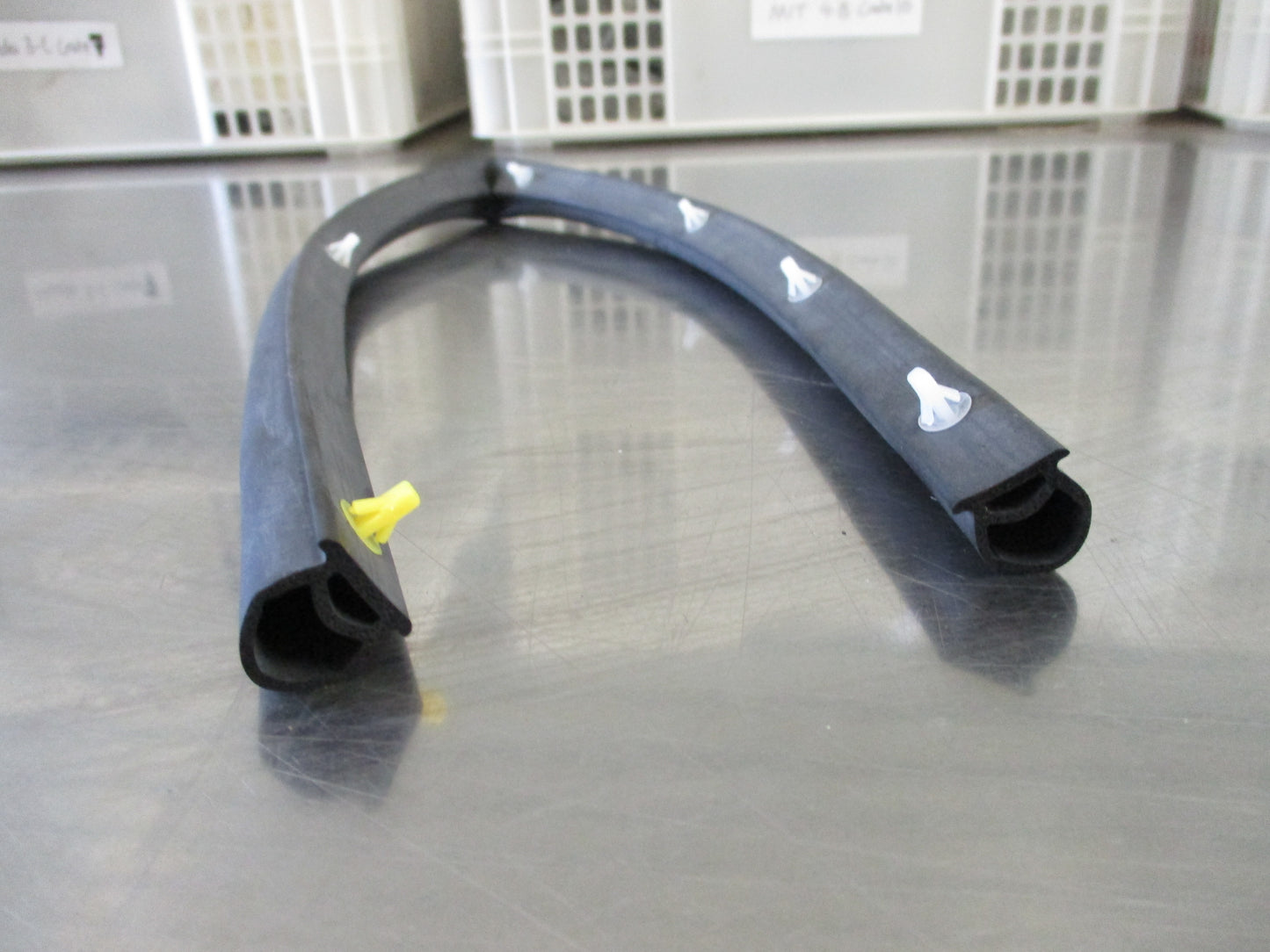 Holden Epica Genuine Right Hand Bonnet Seal New Part