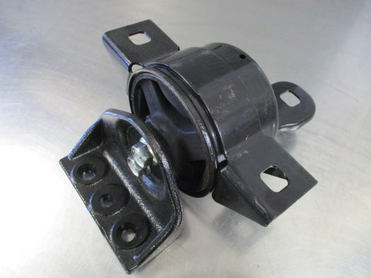 Holden Barina Hatch Back Genuine Right Hand Front Engine Mount Auto New Part