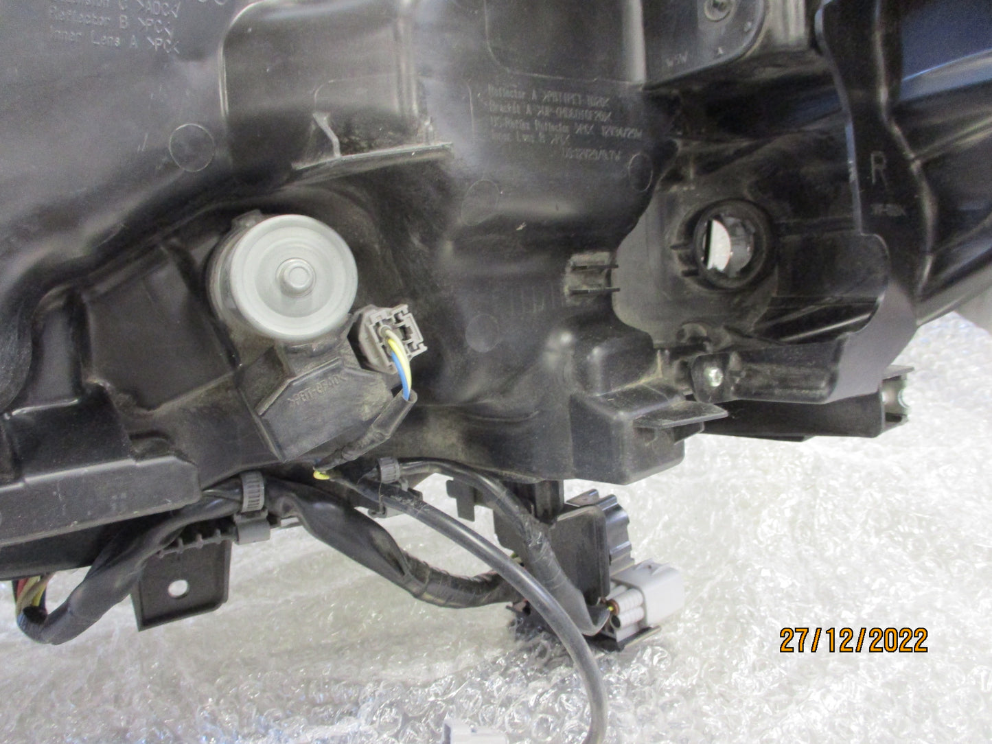 Toyota Landcruiser 200 Sahara Genuine Drivers LED Head Light New Part