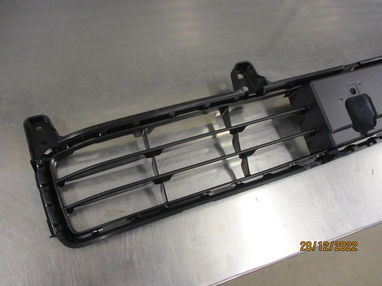 Toyota Landcruiser 200 Series Base Genuine Lower Grille Assembly New Part