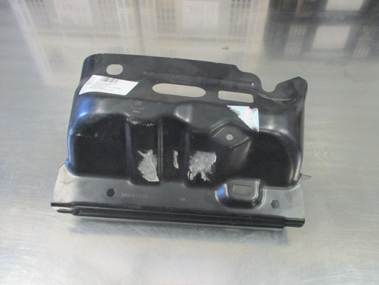 Volkswagen Caddy Genuine Right Hand Rear Tail Light Mounting Bracket New part