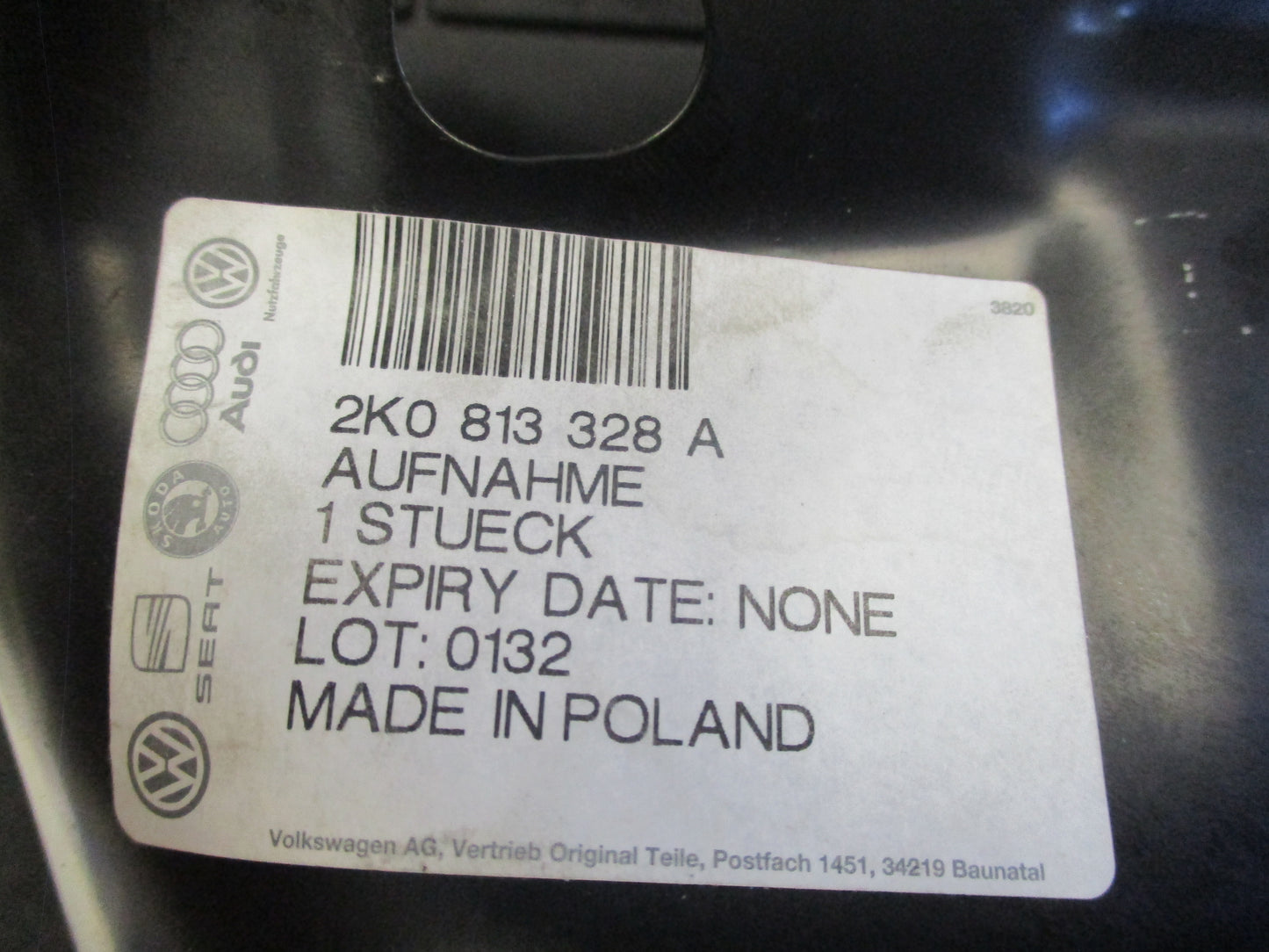 Volkswagen Caddy Genuine Right Hand Rear Tail Light Mounting Bracket New part