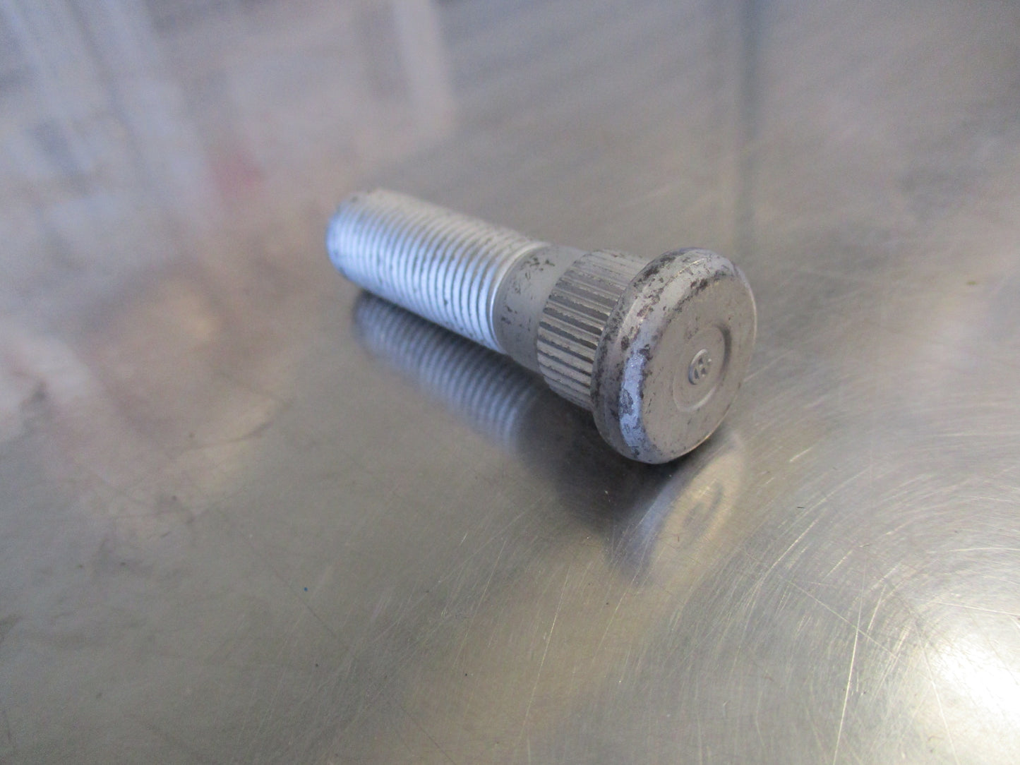 Nissan Patrol GQ GU Y60 Y61 Genuine Rear Wheel Stud New Part