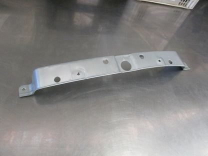 Holden Captiva Genuine Left Hand Front Wing Bracket New part