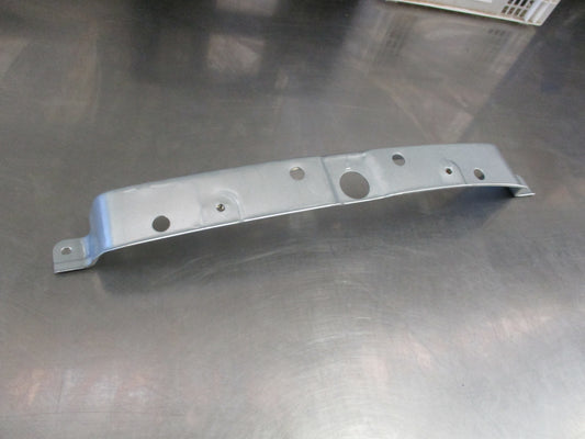 Holden Captiva Genuine Left Hand Front Wing Bracket New part