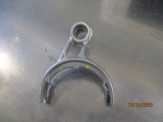 Mitsubishi Triton/Pajero Genuine Free Wheel Clutch Shift Fork New Part